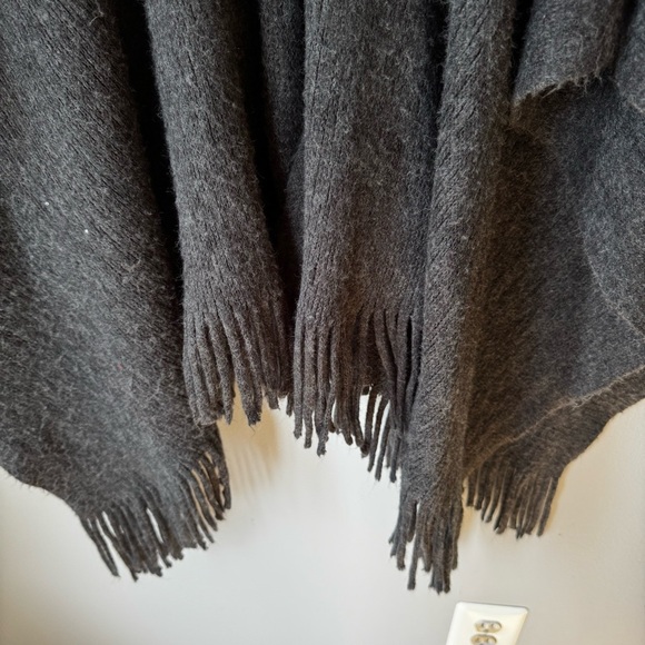Vince Camuto Classic Fringe Cozy Knit Shawl- Dark Gray- One Size - Picture 2 of 5